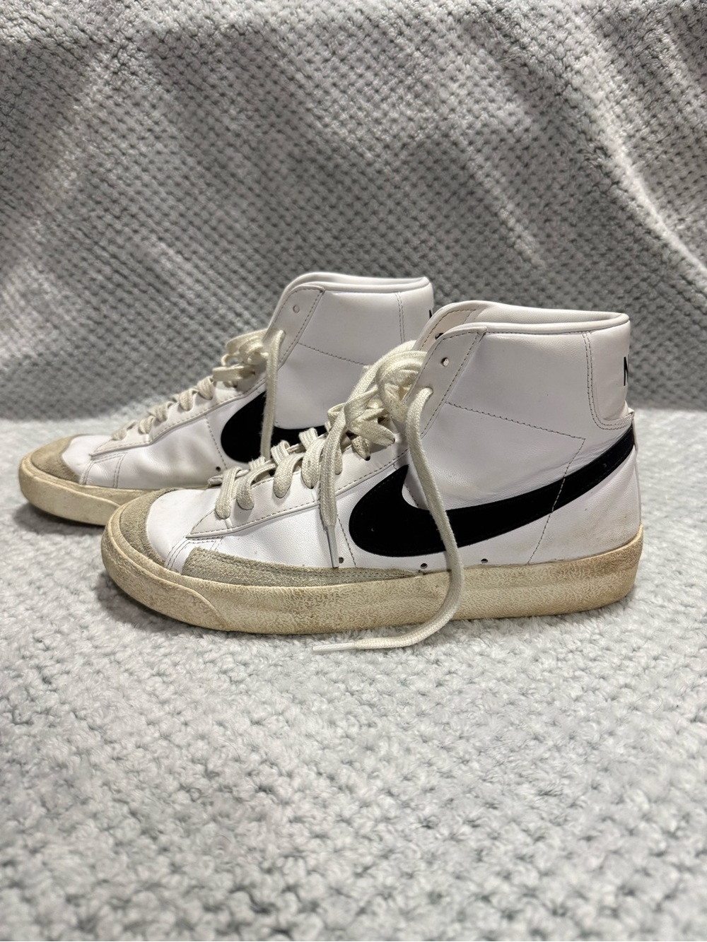 Nike High-Top Sneakers White with Black Swoosh